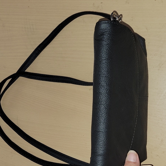 Black cowhide leathder crossbody purse. Very soft and lots of pockets. - Picture 6 of 12